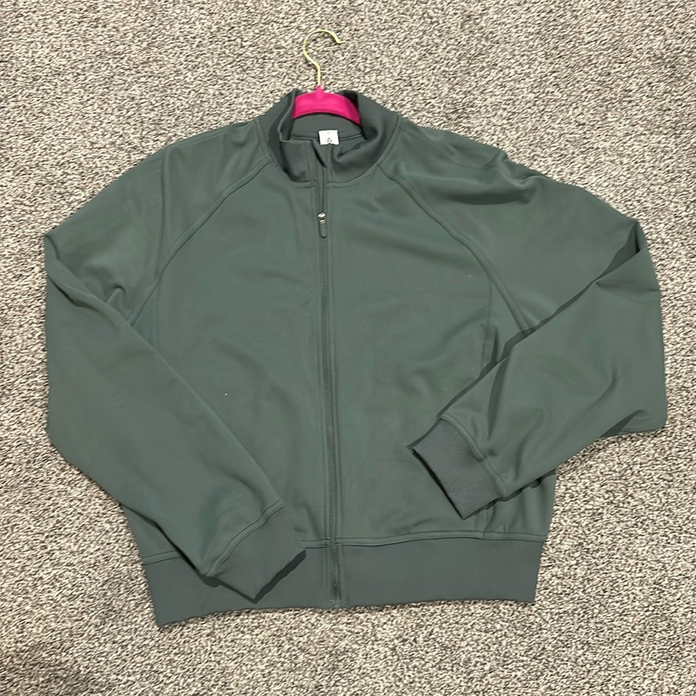 NWOT lululemon jacket size 8